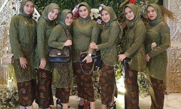 Kondangan dress batik